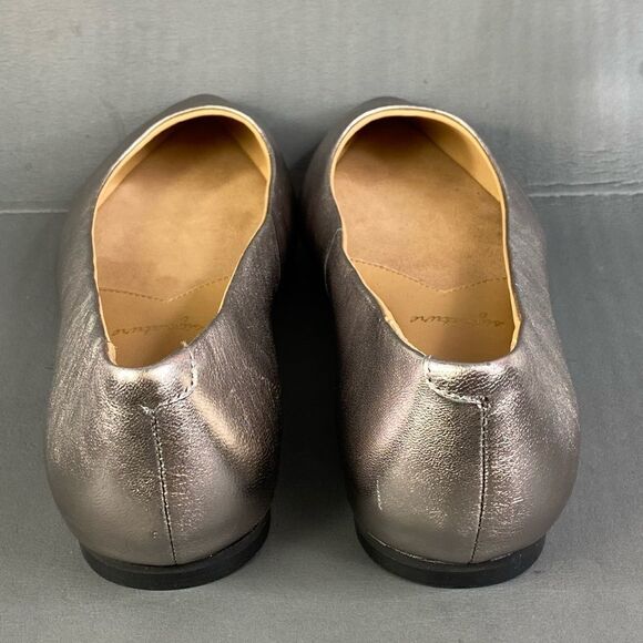 Trotters Estee (Pewter Metallic) Women's Slip-on comfort flats womens size 9.5 - Picture 2 of 10